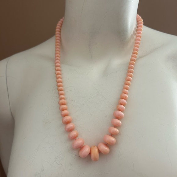 5/$25 vintage 1970 acrylic Elegant Pink Beaded Necklace 💓 - Picture 1 of 7